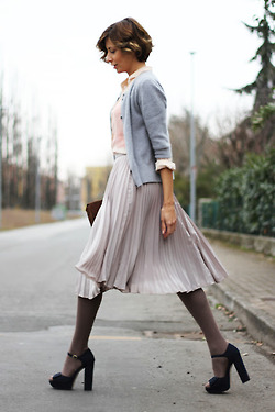 Moda Mujer: Mid-skirt.
