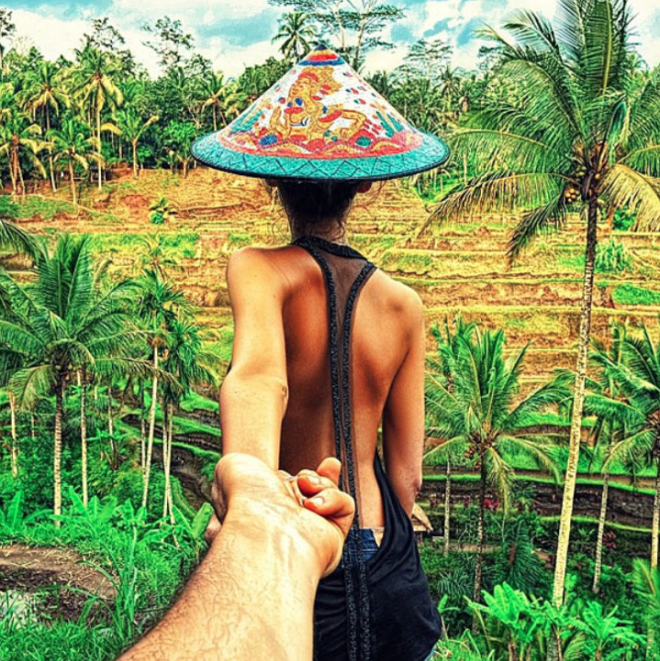 Fotos de Murad Osmann alrededor del mundo con su novia.