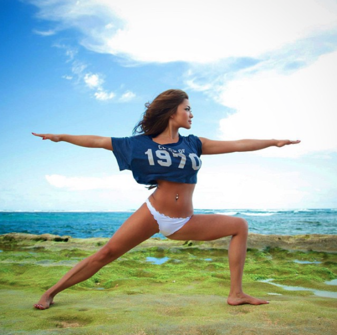 Para seguir en Instagram: La más sexy instructora de yoga
