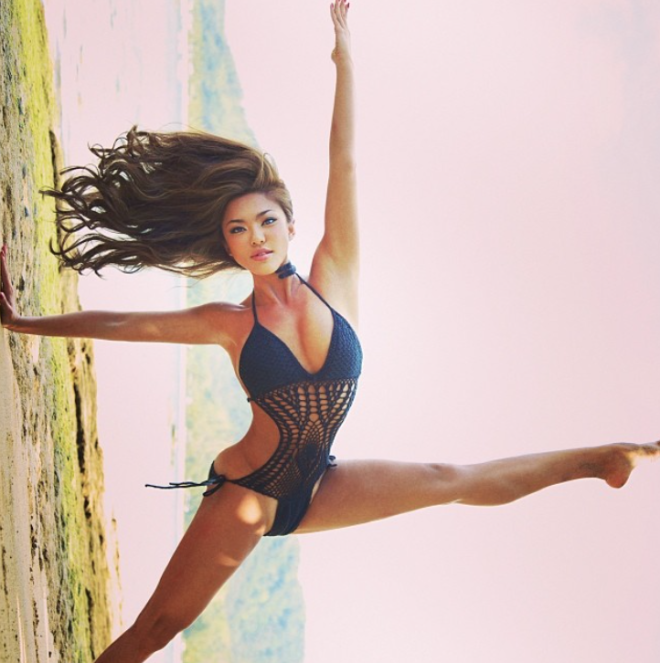 Para seguir en Instagram: La más sexy instructora de yoga