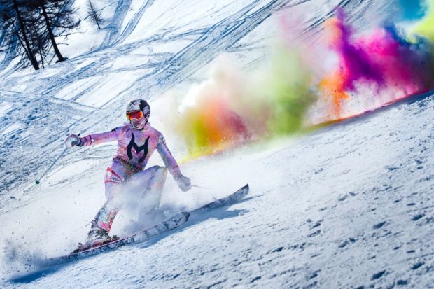 Impresionante descenso en skii lleno de colores