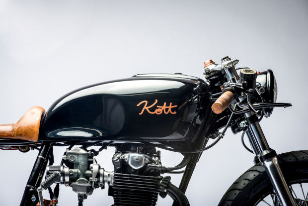 Impresionante Moto Vintage - Black and Copper 550