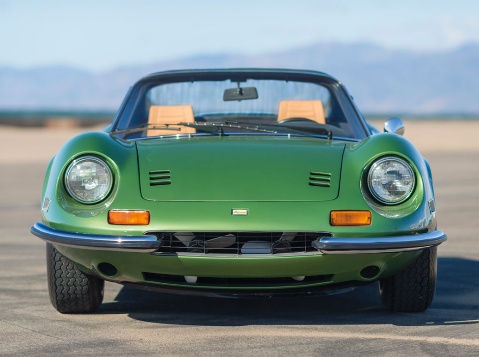 Verde y precioso Ferrari Dino 246 GTS de 1974