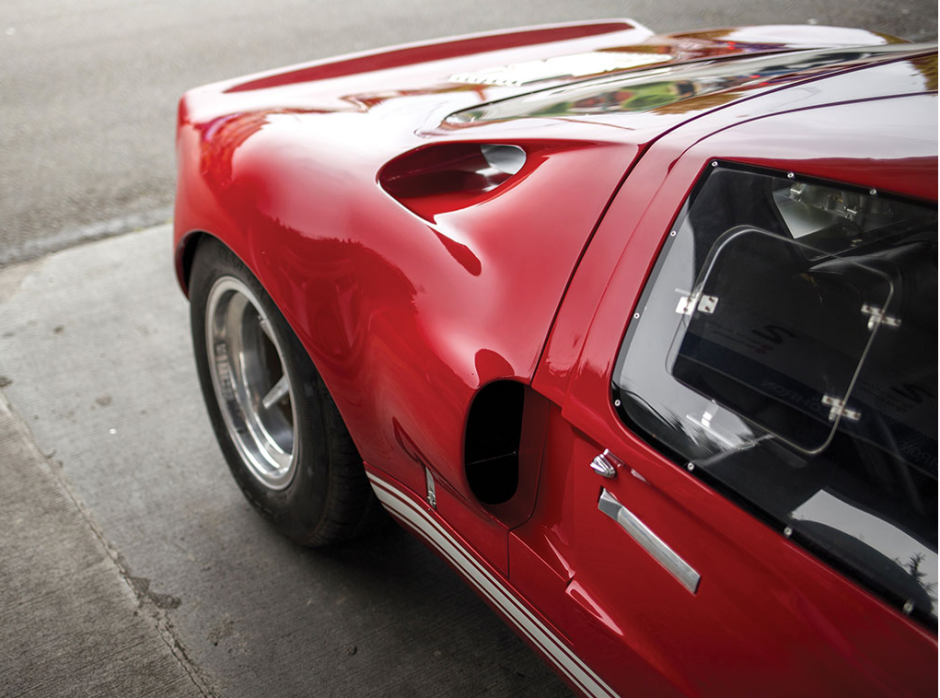 Clásico y poderoso FORD GT40 de 1966