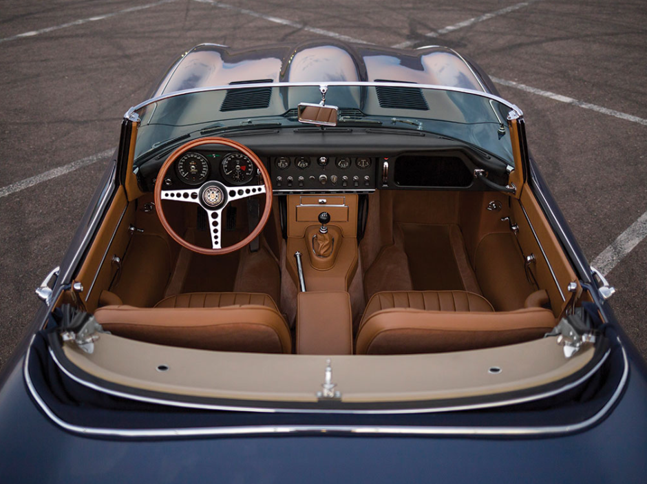 Enamórate de este clásico Jaguar E-Type de 1965