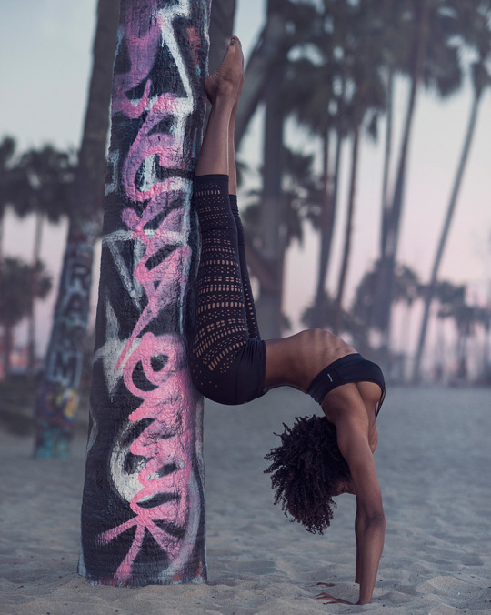 Motivación sexy para continuar entrenando en el gimnasio - Yoga Sexy