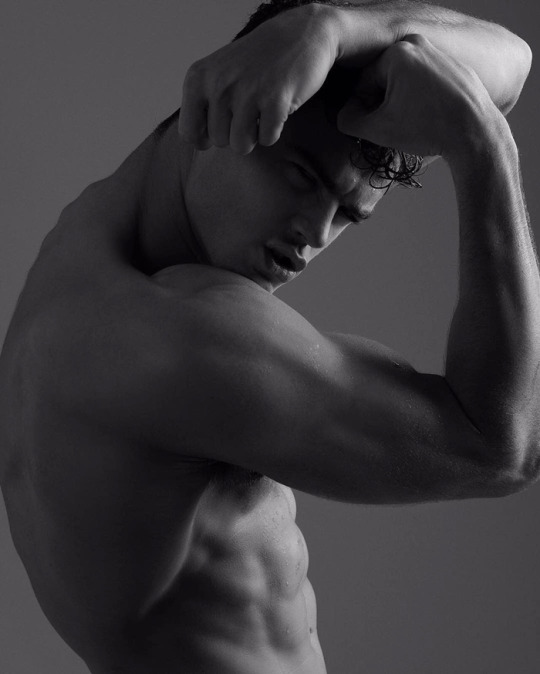 Las mejores fotos de los hombres fitness para empezar el año - Músculos