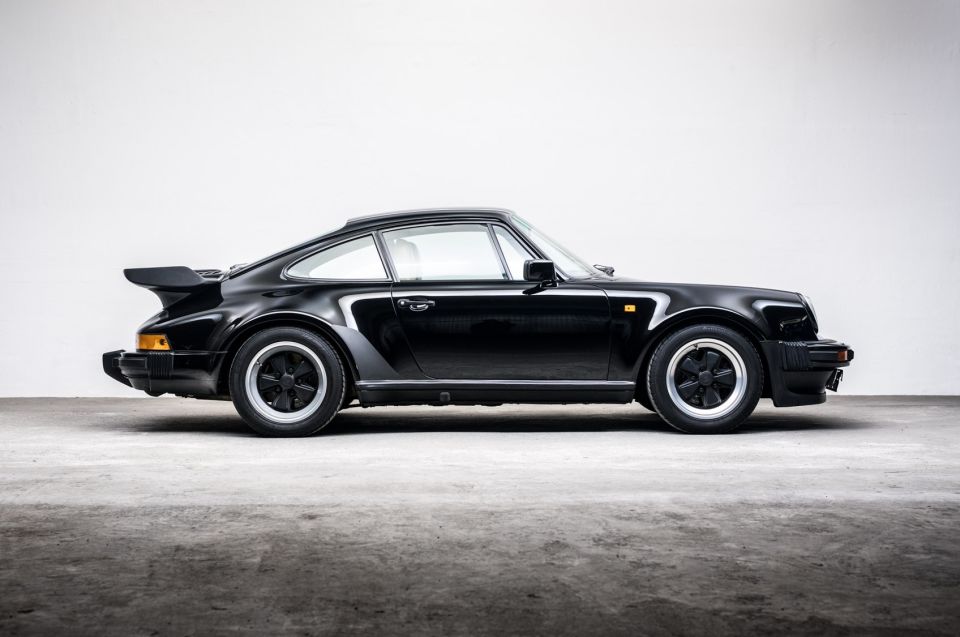 El clásico más elegante Porsche 911 Turbo de 1989