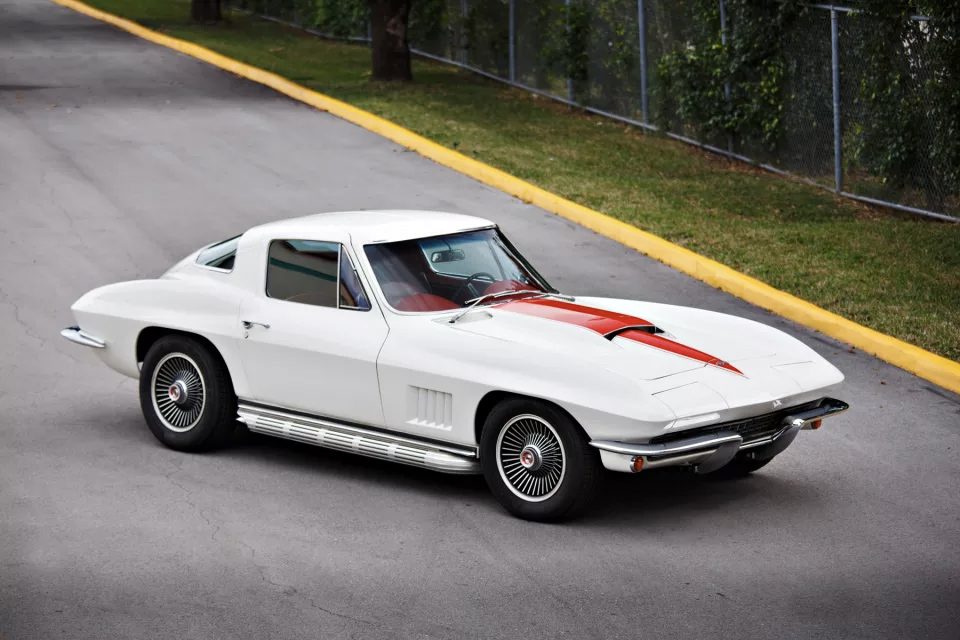 Clásico que amamos Chevrolet Corvette 327/350 Coupe de 1967