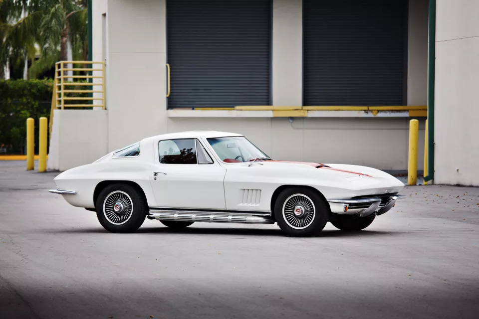 Clásico que amamos Chevrolet Corvette 327/350 Coupe de 1967