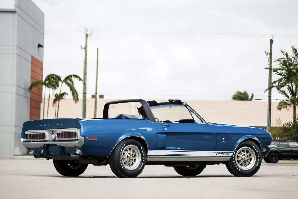 Único e increíble Shelby GT350 Convertible de 1968