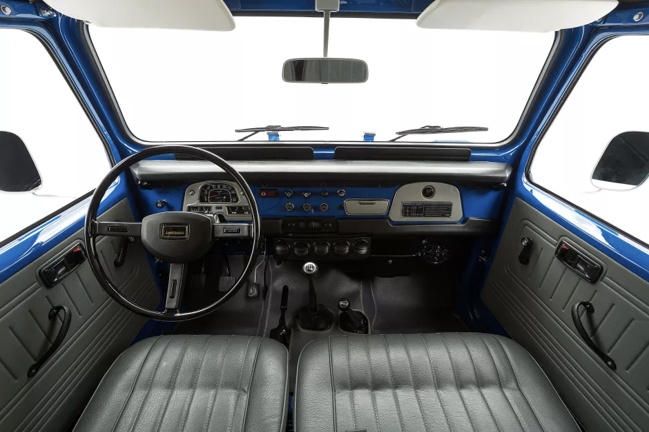 Toyota Land Cruiser J40 de 1982 para un verano perfecto