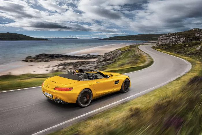 La combinación perfecta ente lujo y poder AMG GT S Roadster de Mercedes