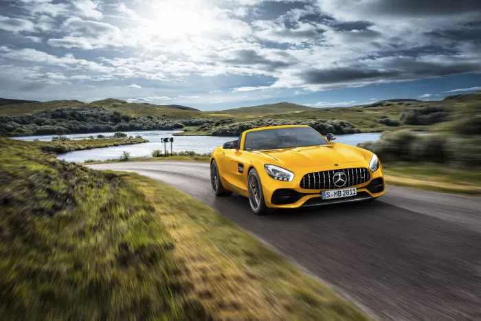 La combinación perfecta ente lujo y poder AMG GT S Roadster de Mercedes