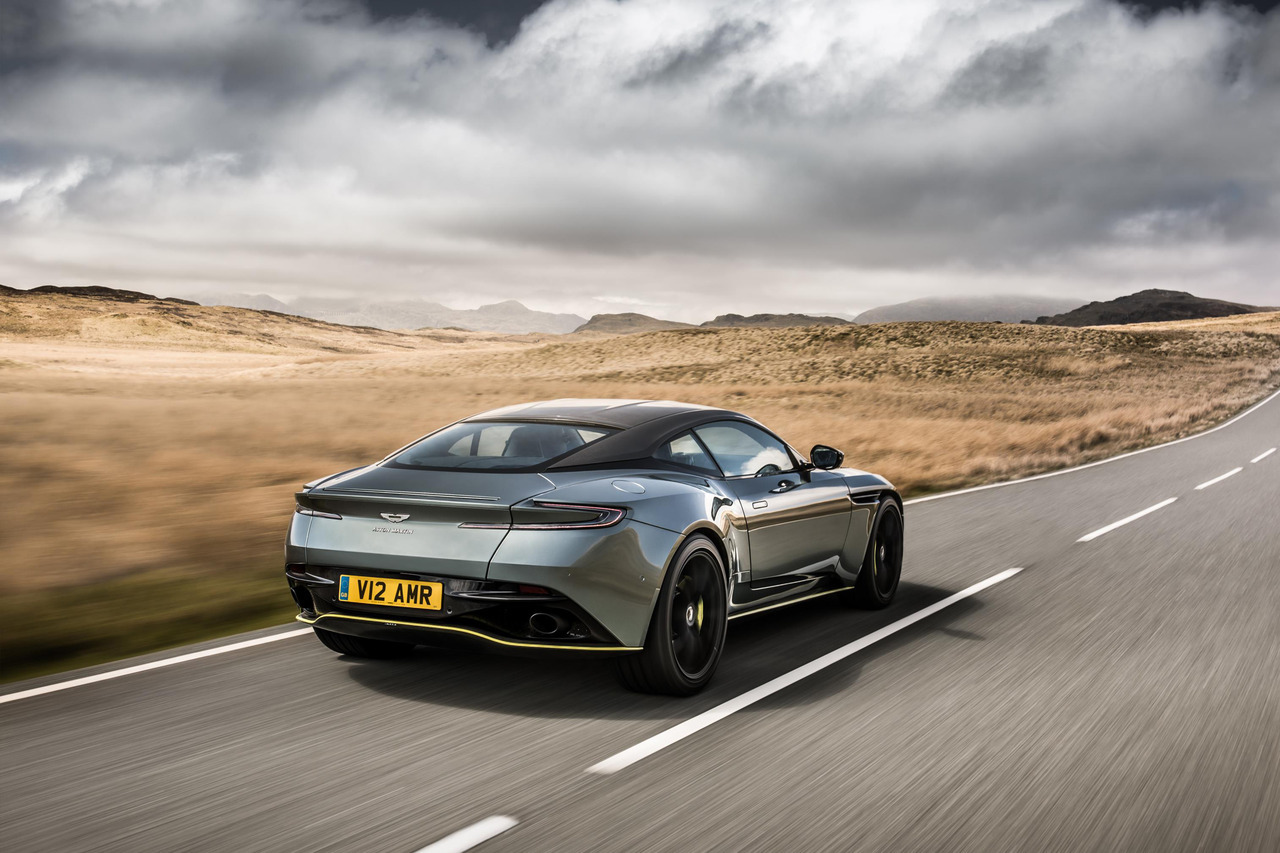 Una mirada al nuevo coche insignia de Aston Martin el DB11 AMR