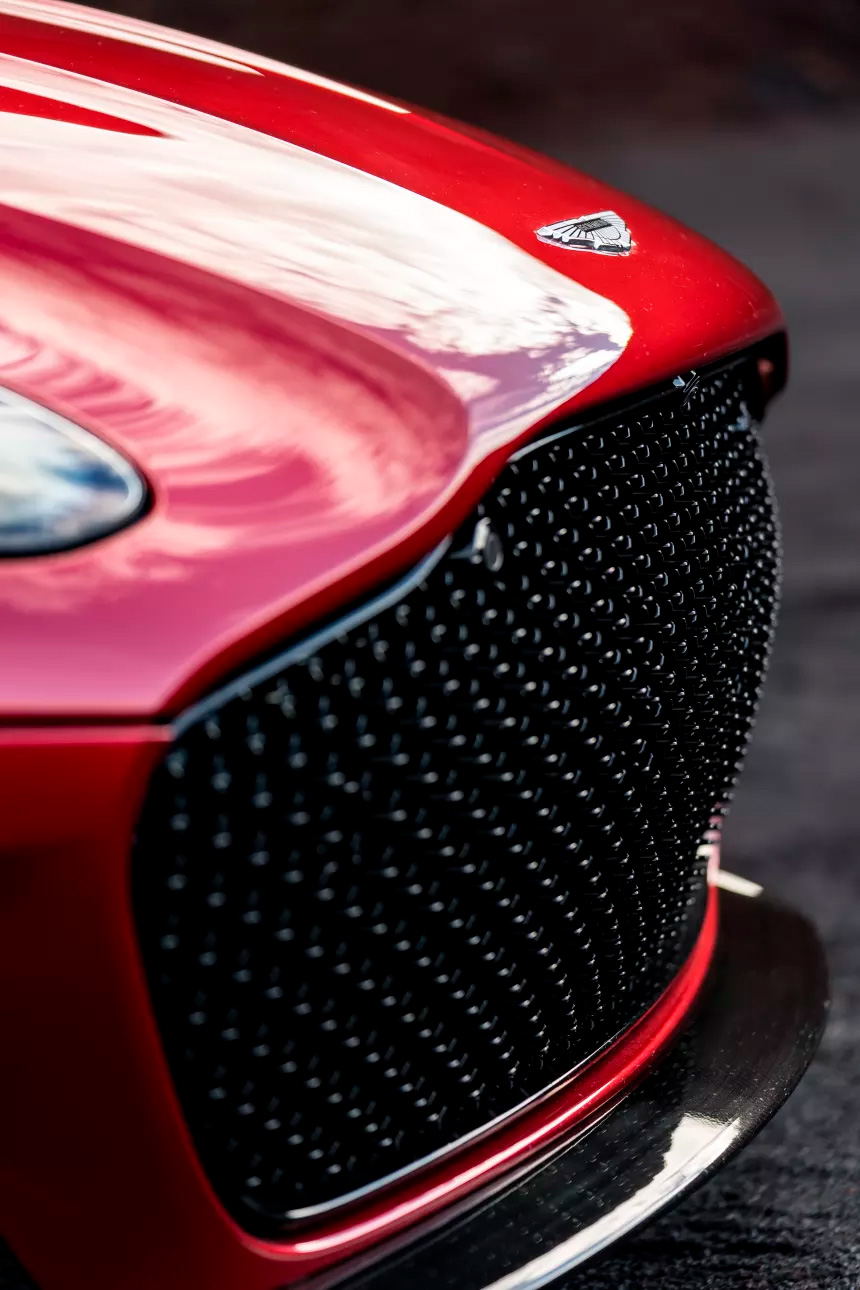 Aston Martin DBS Superleggera, nuevo e impresionante