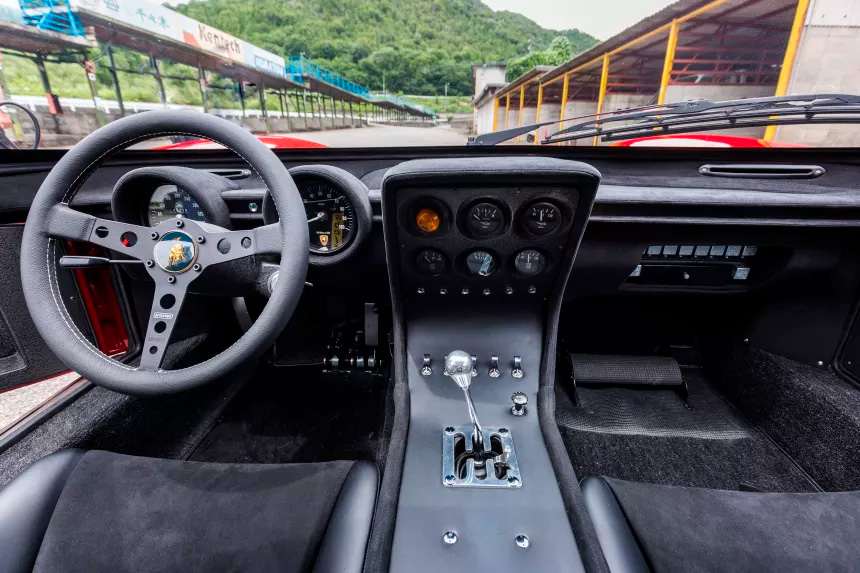 Único e impresionante Lamborghini Miura SVR