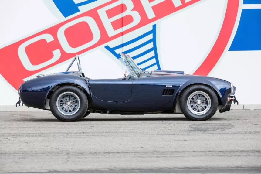 Clásico vuelto a la vida Shelby 427 de 1965