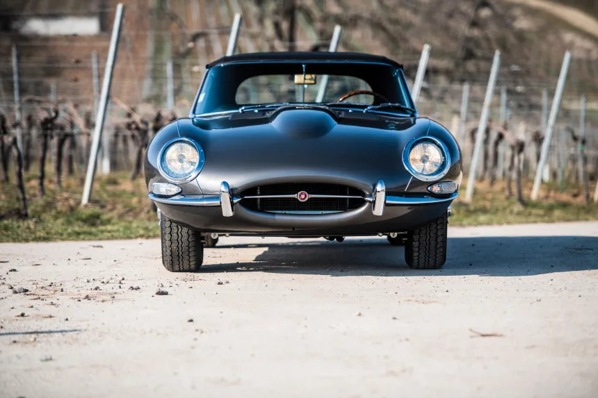 Clásico, deportivo y sexy Jaguar E-Type de 1963