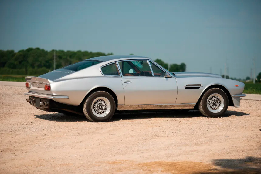Fuera de lo común Aston Martin V8 Vantage de 1977