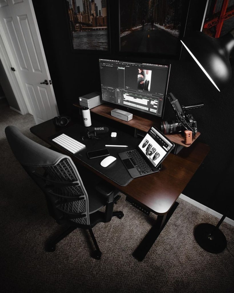 Oficinas en casa con laptops