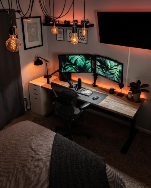 Ideas de setups gamers para tu oficina en casa