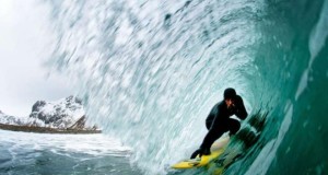 Increbles fotos y video de Surf en el Polo Norte