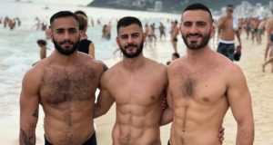 Los cuerpos marcados y musculosos de los hombres del gym